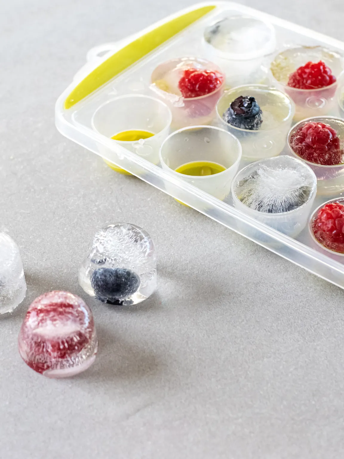 Colourworks Pop Out Flexible Ice Cube Tray