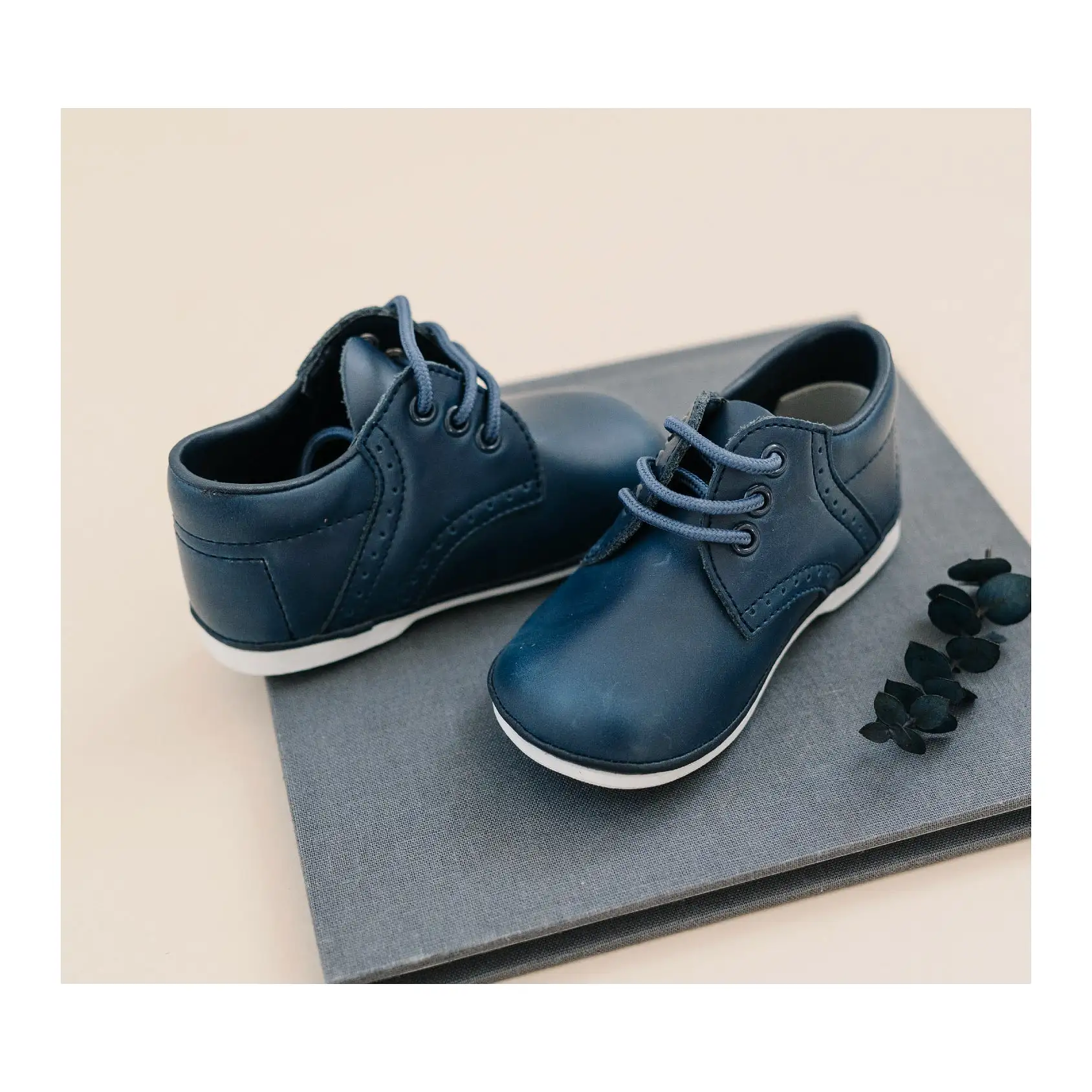 James Waxed Leather Lace Up Shoe (Baby)