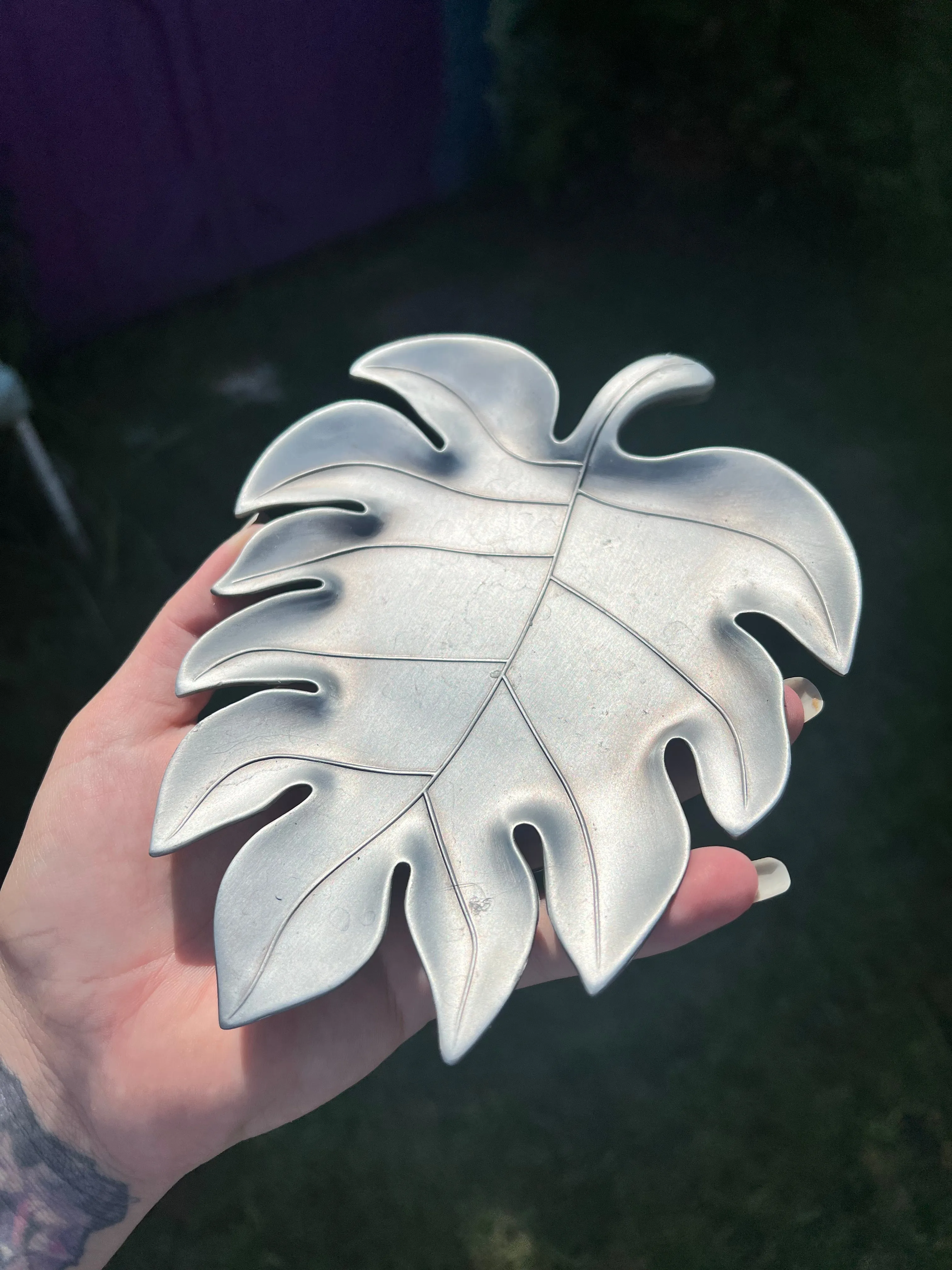 Metal leaf plate