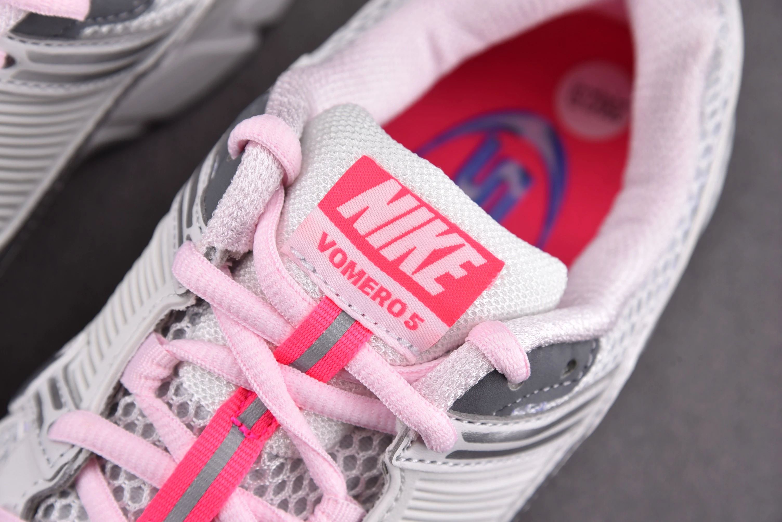 Nike Zoom Vomero 5 520 Pack White Pink (Women Size!!)