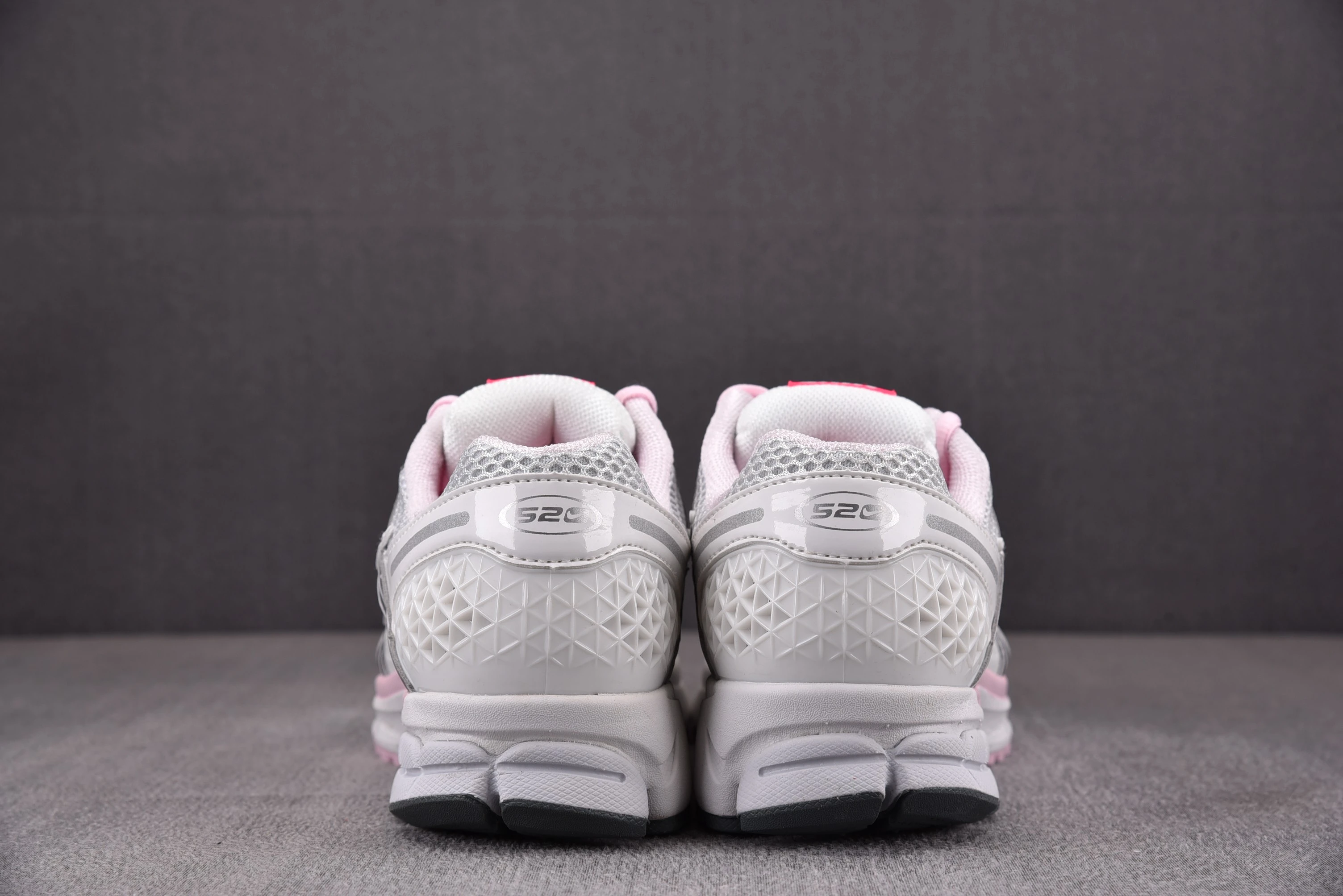 Nike Zoom Vomero 5 520 Pack White Pink (Women Size!!)