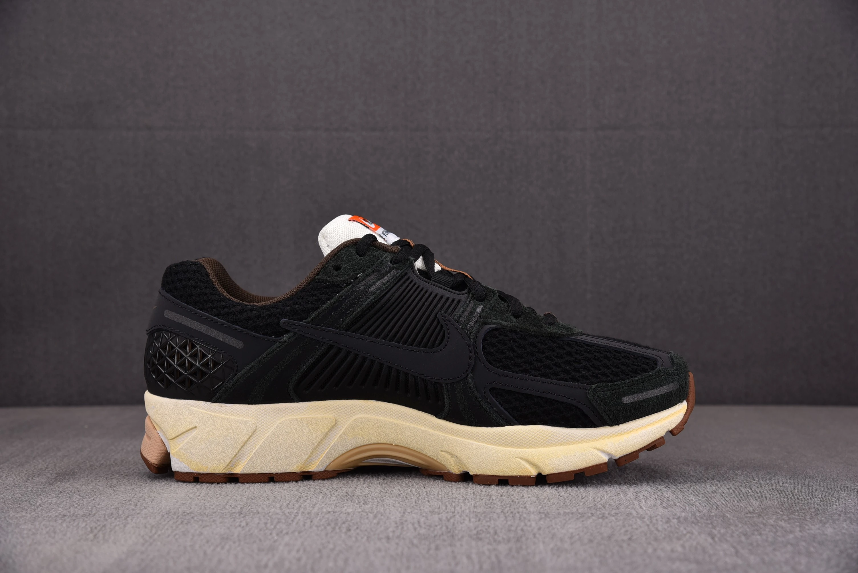 Nike Zoom Vomero 5 Black Sesame