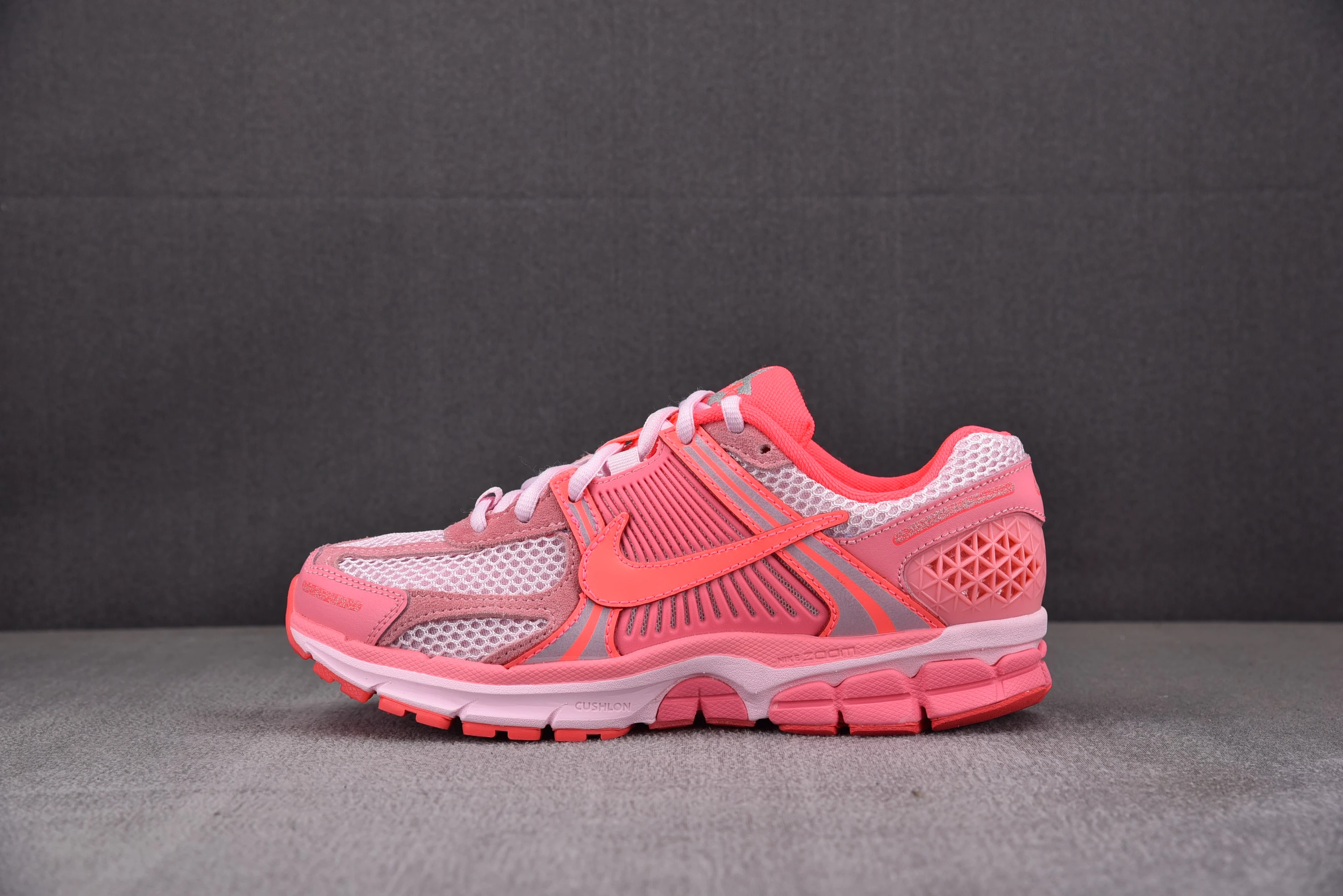 Nike Zoom Vomero 5 Coral Chalk Hot Punch (Women's)