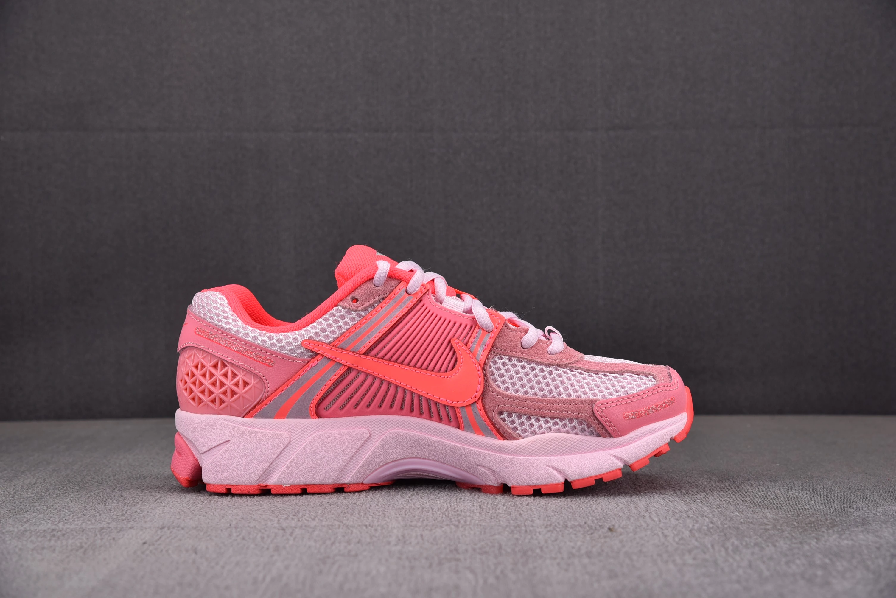 Nike Zoom Vomero 5 Coral Chalk Hot Punch (Women's)