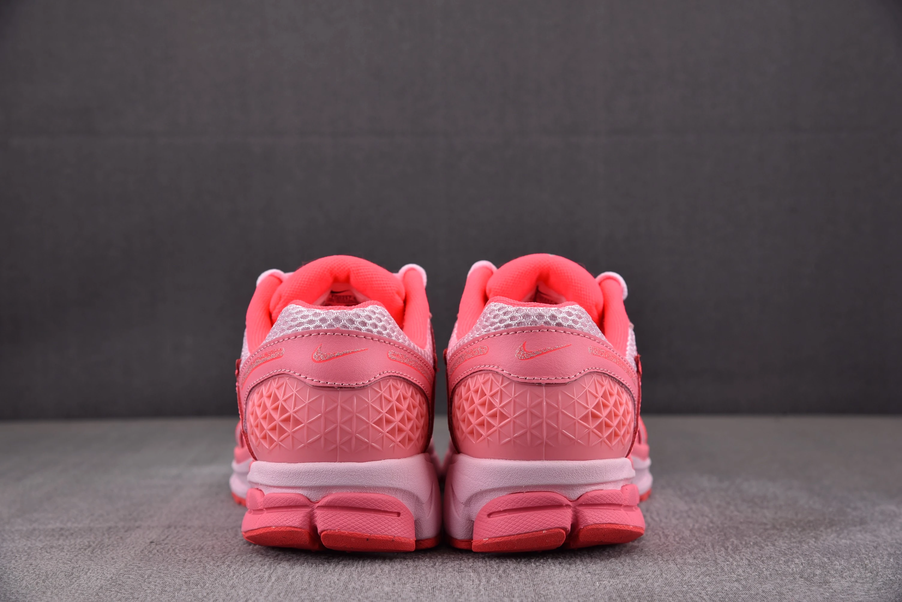 Nike Zoom Vomero 5 Coral Chalk Hot Punch (Women's)