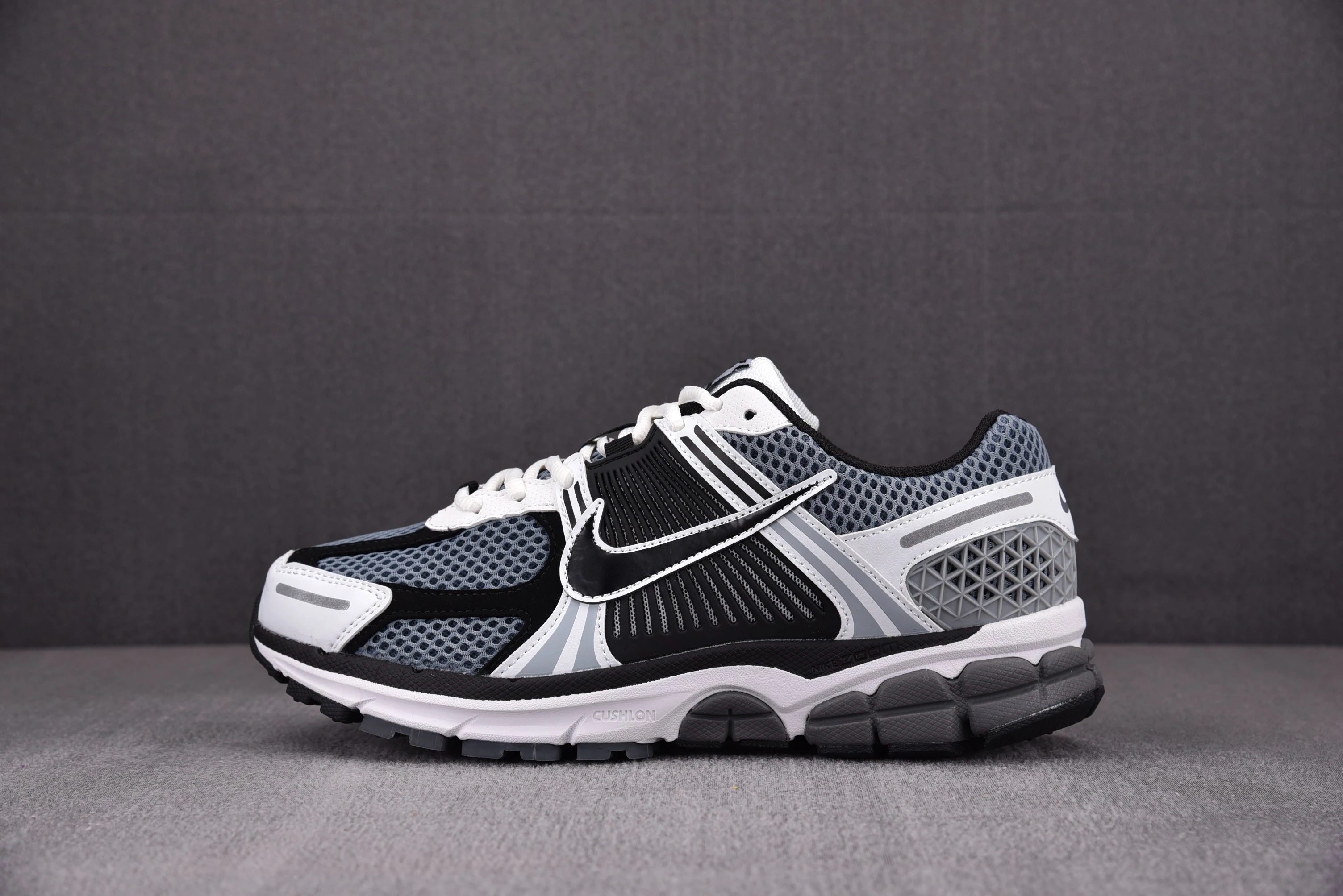 Nike Zoom Vomero 5 Dark Grey Black White