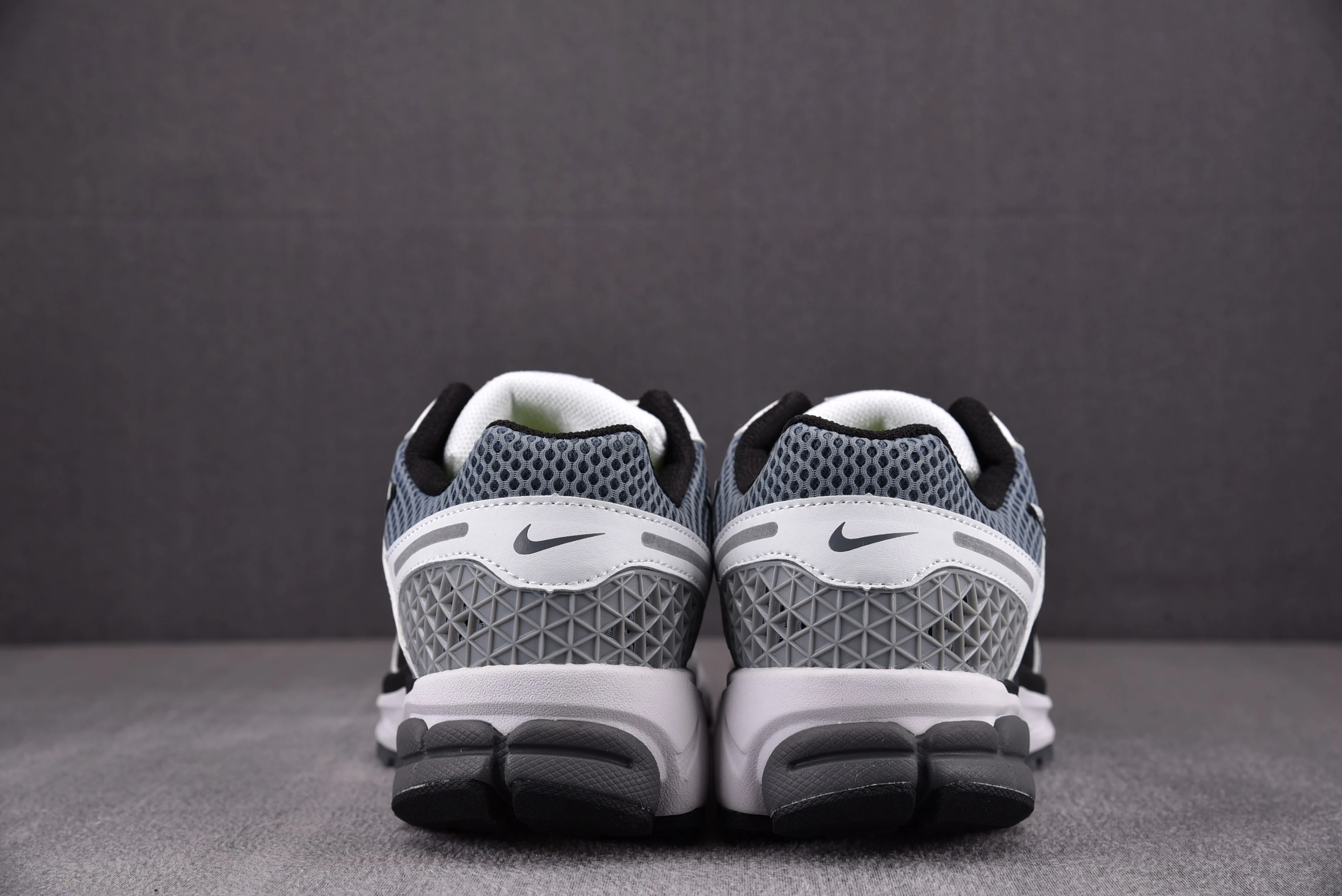 Nike Zoom Vomero 5 Dark Grey Black White