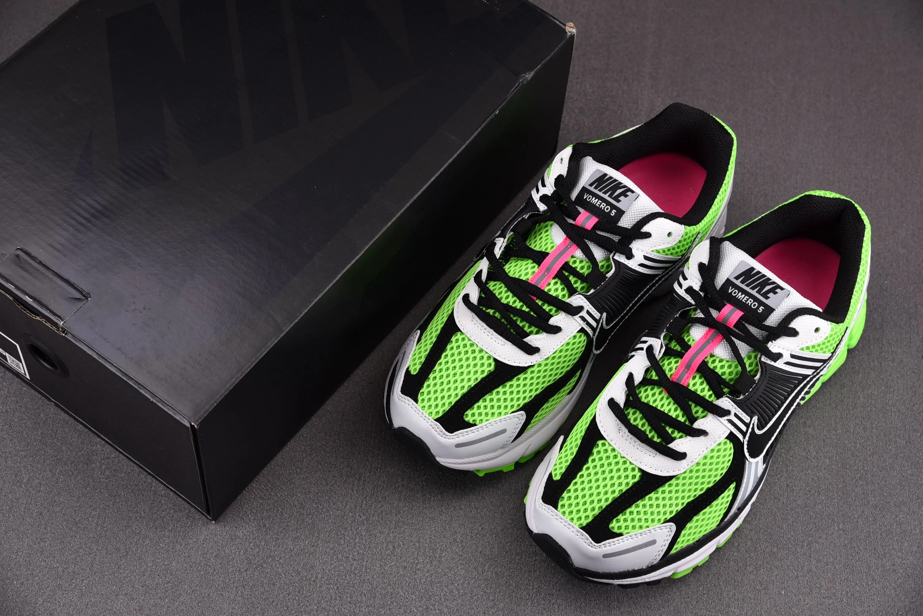 Nike Zoom Vomero 5 Electric Green Black