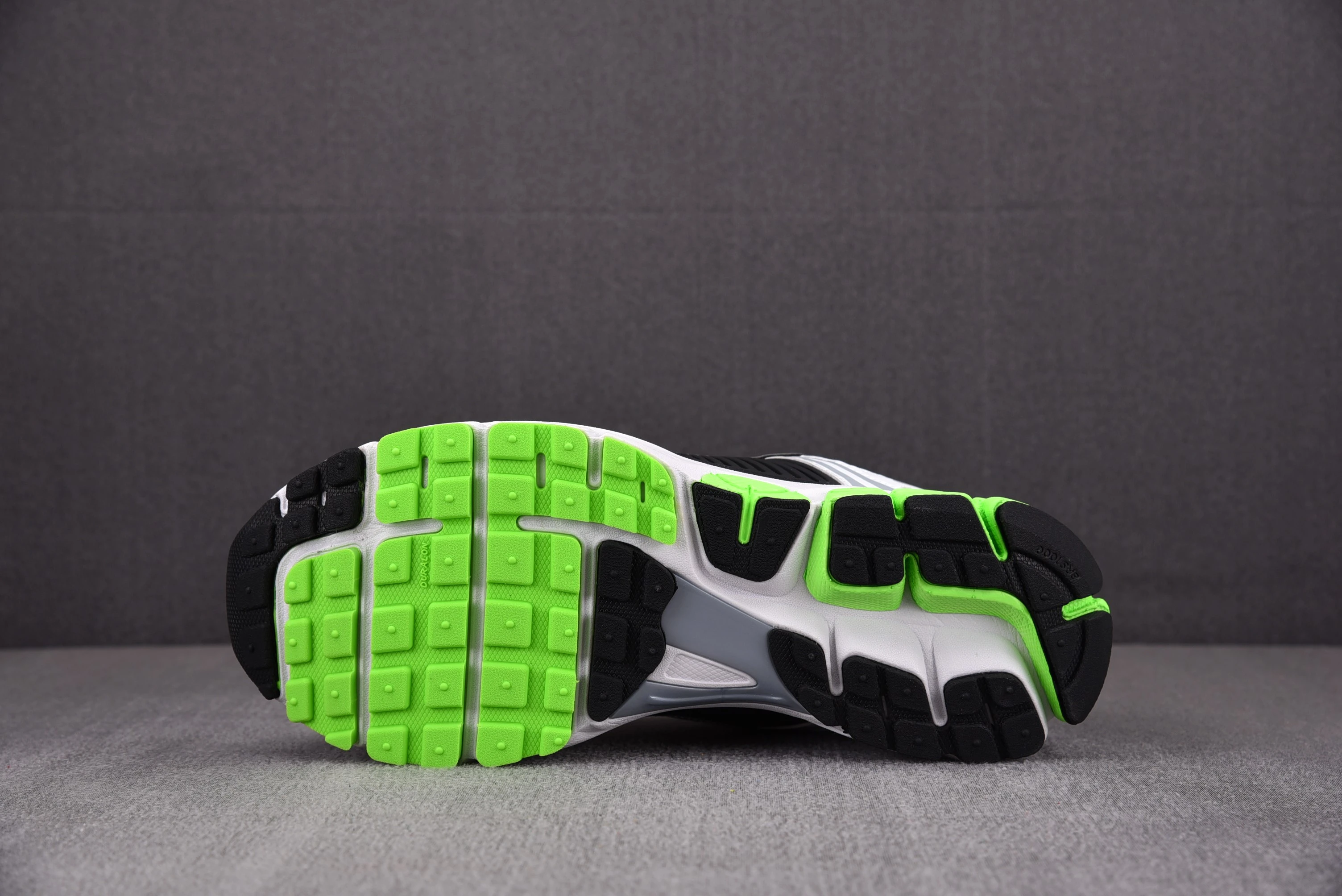 Nike Zoom Vomero 5 Electric Green Black