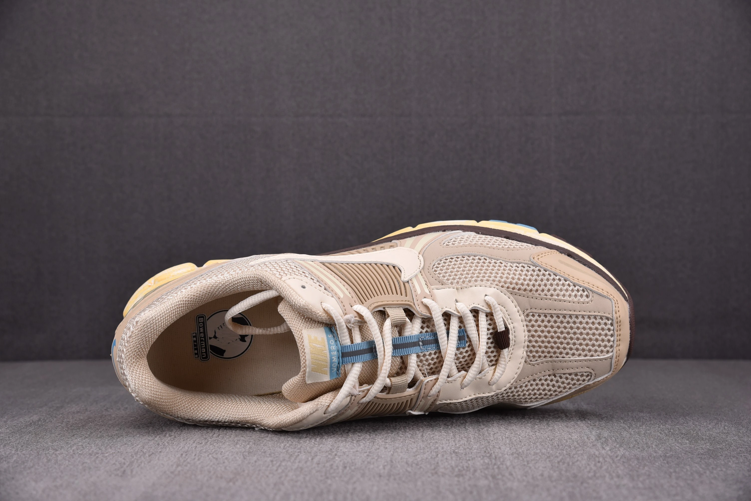 Nike Zoom Vomero 5 Oatmeal