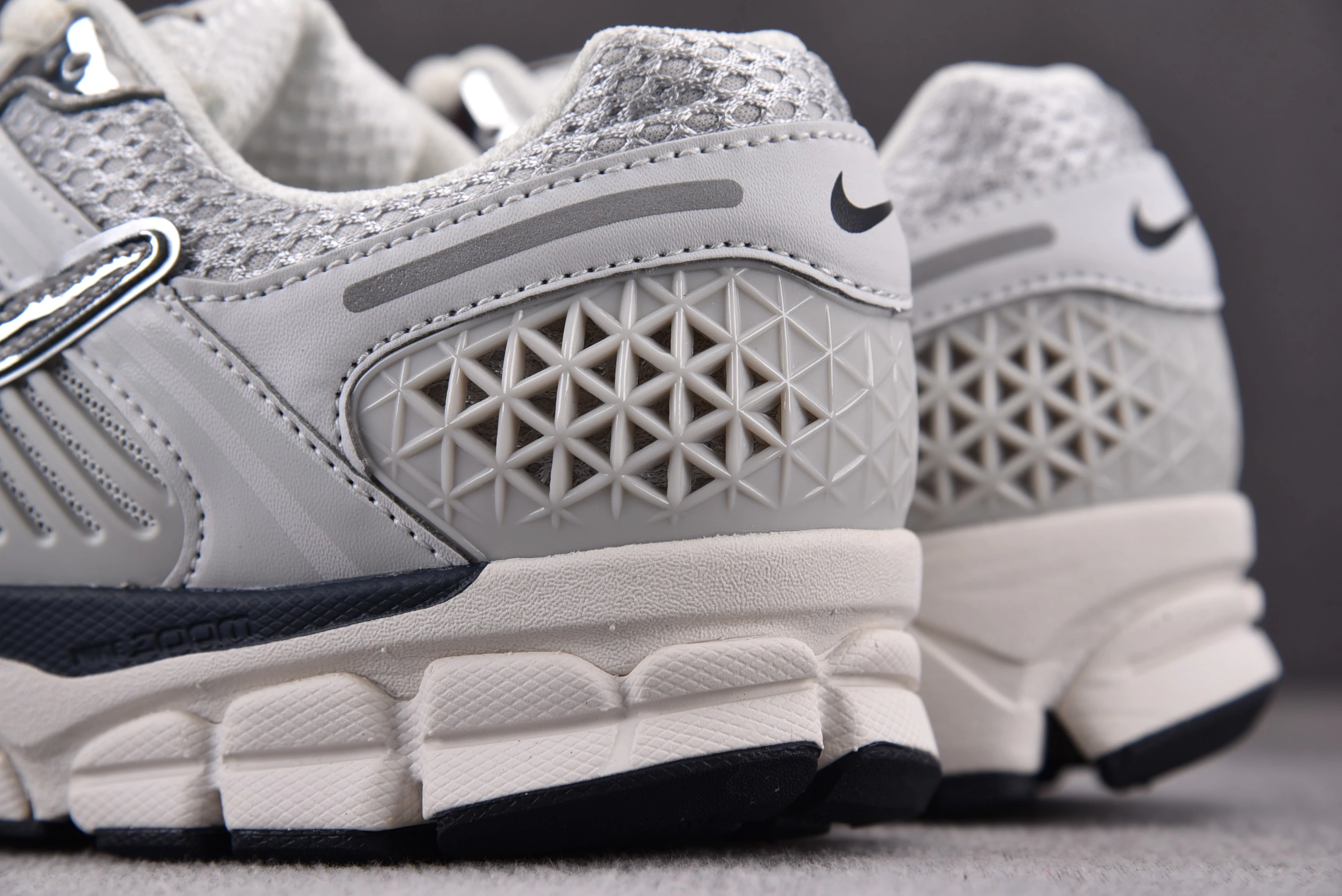 Nike Zoom Vomero 5 Pure Platinum