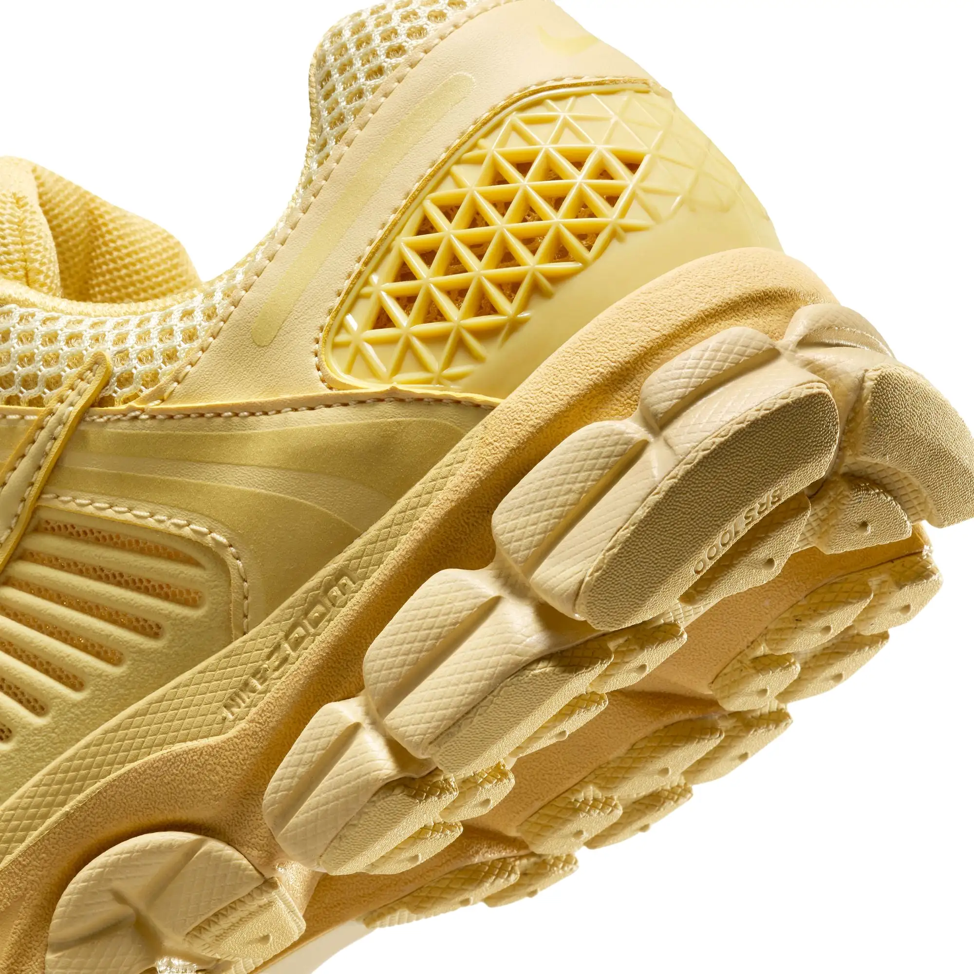 Nike Zoom Vomero 5 Saturn Gold/Lemon Wash FQ7079-700