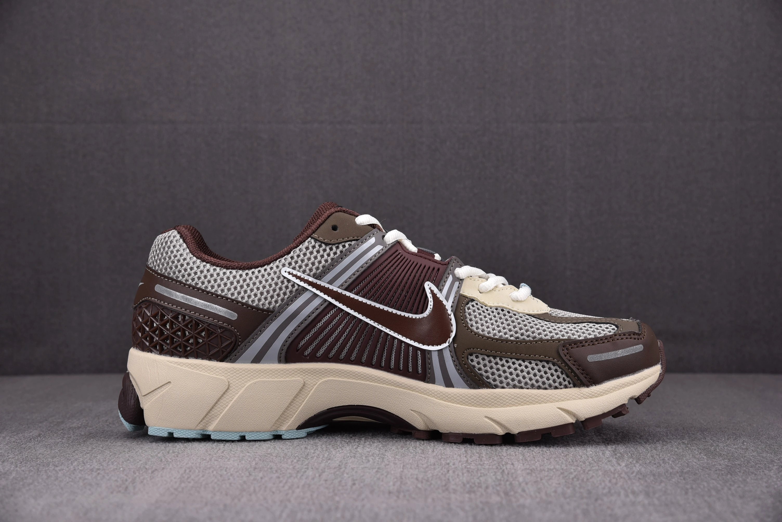 Nike Zoom Vomero 5 Toffee