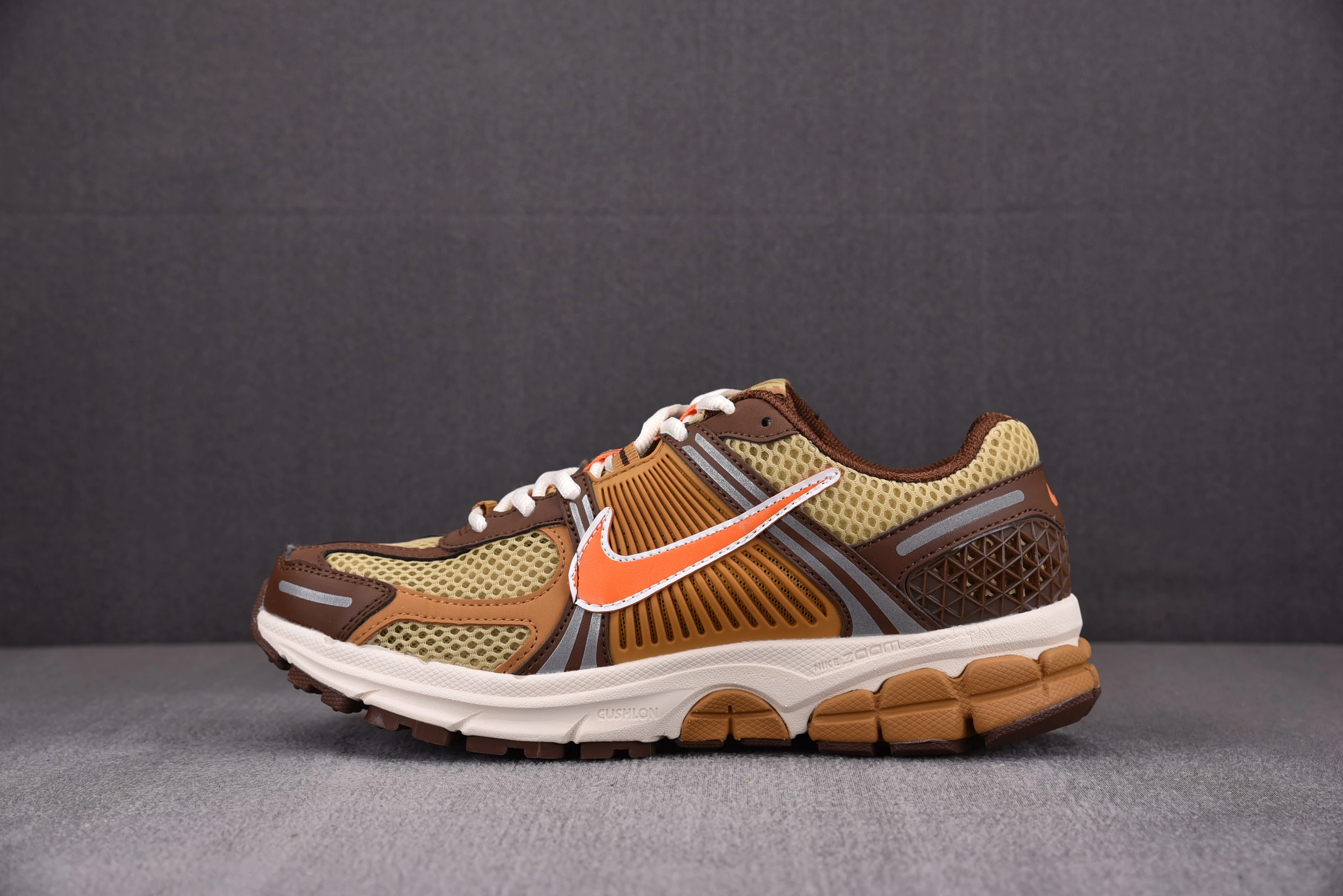 Nike Zoom Vomero 5 Wheat Grass Cacao Wow